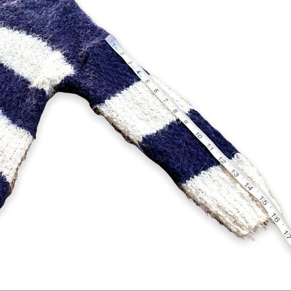 Dreamers Eyelash Chenille White And Navy Stripe Fuzzy Sweater (NWOT) - Picture 10 of 14